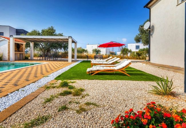Ferienhaus in Galižana - Beheizter Pool, Sportplätze - Villa Sunshine Ferienhaus in Galižana - Beheizter Pool, Sportplätze - Villa Sunshine
