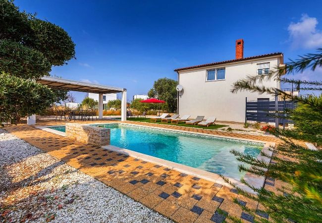 Ferienhaus in Galižana - Beheizter Pool, Sportplätze - Villa Sunshine Ferienhaus in Galižana - Beheizter Pool, Sportplätze - Villa Sunshine