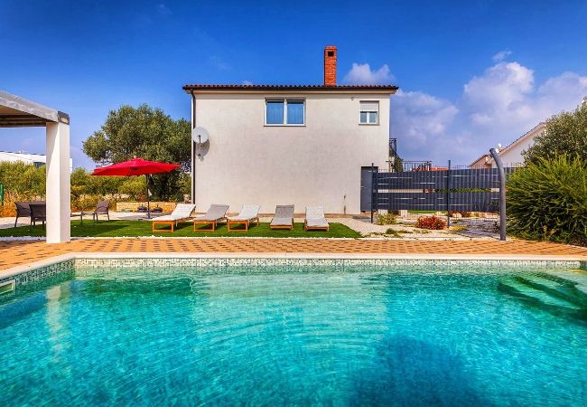 Ferienhaus in Galižana - Beheizter Pool, Sportplätze - Villa Sunshine Ferienhaus in Galižana - Beheizter Pool, Sportplätze - Villa Sunshine