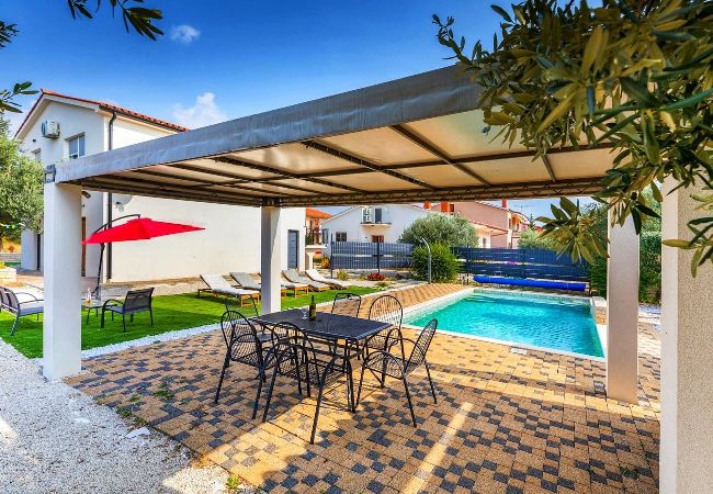 Ferienhaus in Galižana - Beheizter Pool, Sportplätze - Villa Sunshine Ferienhaus in Galižana - Beheizter Pool, Sportplätze - Villa Sunshine