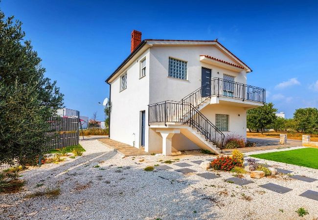 Ferienhaus in Galižana - Beheizter Pool, Sportplätze - Villa Sunshine Ferienhaus in Galižana - Beheizter Pool, Sportplätze - Villa Sunshine