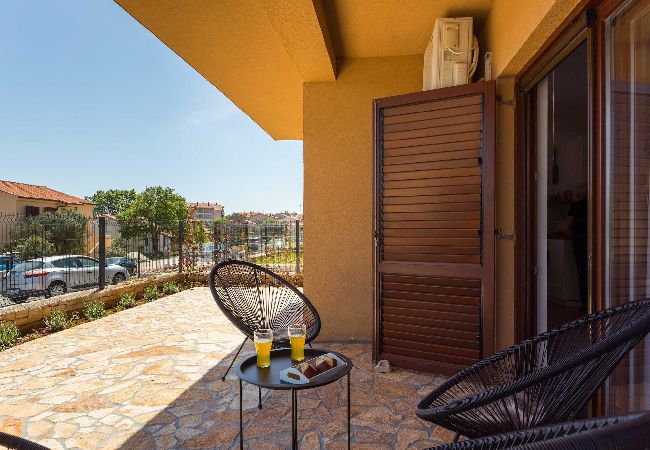 Ferienwohnung in Ližnjan - Modernes FeWo, Pool, Terrasse – Cesare 1 Ferienwohnung in Ližnjan - Modernes FeWo, Pool, Terrasse – Cesare 1