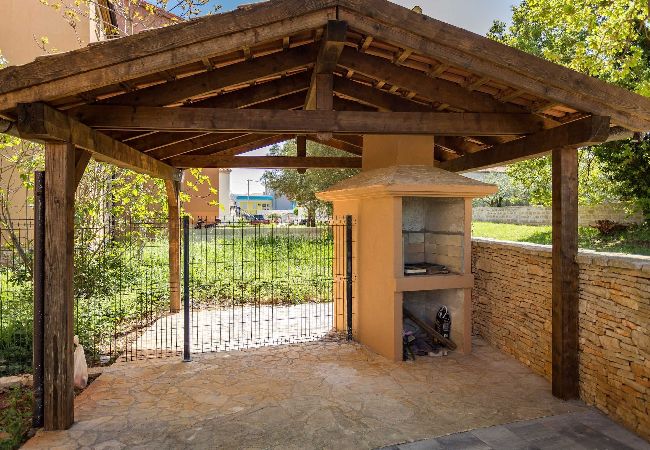 Ferienwohnung in Ližnjan - Modernes FeWo, Pool, Terrasse – Cesare 1 Ferienwohnung in Ližnjan - Modernes FeWo, Pool, Terrasse – Cesare 1