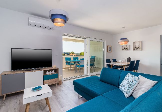 Ferienwohnung in Medulin - Pool-Apartment Sax mit Meerblick (privater Pool) Ferienwohnung in Medulin - Pool-Apartment Sax mit Meerblick (privater Pool)