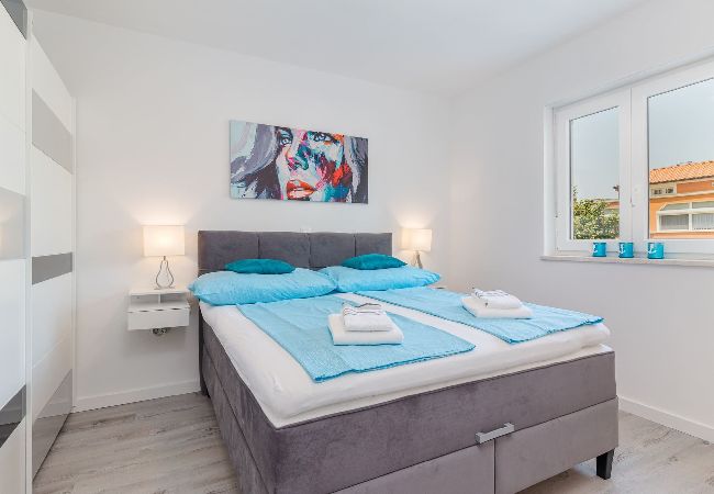 Ferienwohnung in Medulin - Pool-Apartment Sax mit Meerblick (privater Pool) Ferienwohnung in Medulin - Pool-Apartment Sax mit Meerblick (privater Pool)