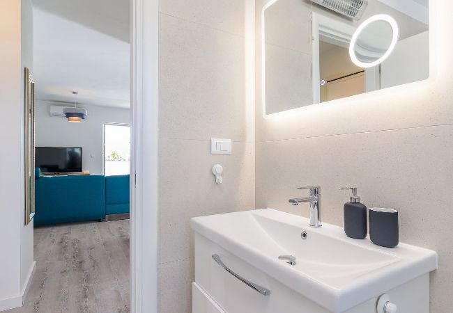 Ferienwohnung in Medulin - Pool-Apartment Sax mit Meerblick (privater Pool) Ferienwohnung in Medulin - Pool-Apartment Sax mit Meerblick (privater Pool)