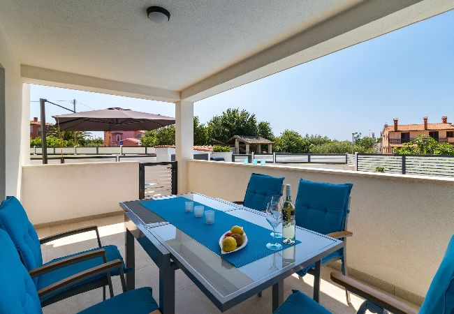 Ferienwohnung in Medulin - Pool-Apartment Sax mit Meerblick (privater Pool) Ferienwohnung in Medulin - Pool-Apartment Sax mit Meerblick (privater Pool)
