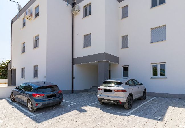 Ferienwohnung in Medulin - Pool-Apartment Sax mit Meerblick (privater Pool) Ferienwohnung in Medulin - Pool-Apartment Sax mit Meerblick (privater Pool)
