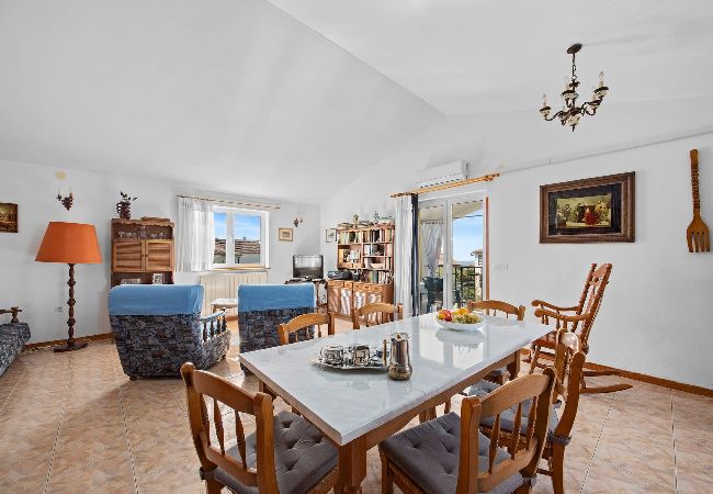 Ferienwohnung in Vodnjan - Ruhiges Familienapartment - Meerblick - Tedi Ferienwohnung in Vodnjan - Ruhiges Familienapartment - Meerblick - Tedi