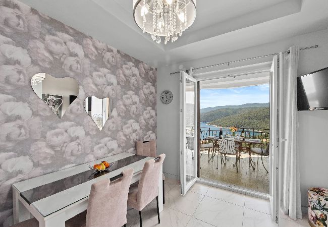 Ferienwohnung in Rabac - Lady M Gold – Balkon und Meerblick Ferienwohnung in Rabac - Lady M Gold – Balkon und Meerblick