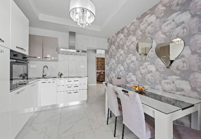 Ferienwohnung in Rabac - Lady M Gold – Balkon und Meerblick Ferienwohnung in Rabac - Lady M Gold – Balkon und Meerblick