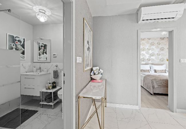 Ferienwohnung in Rabac - Lady M Gold – Balkon und Meerblick Ferienwohnung in Rabac - Lady M Gold – Balkon und Meerblick