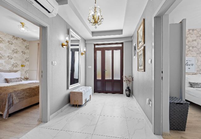 Ferienwohnung in Rabac - Lady M Gold – Balkon und Meerblick Ferienwohnung in Rabac - Lady M Gold – Balkon und Meerblick