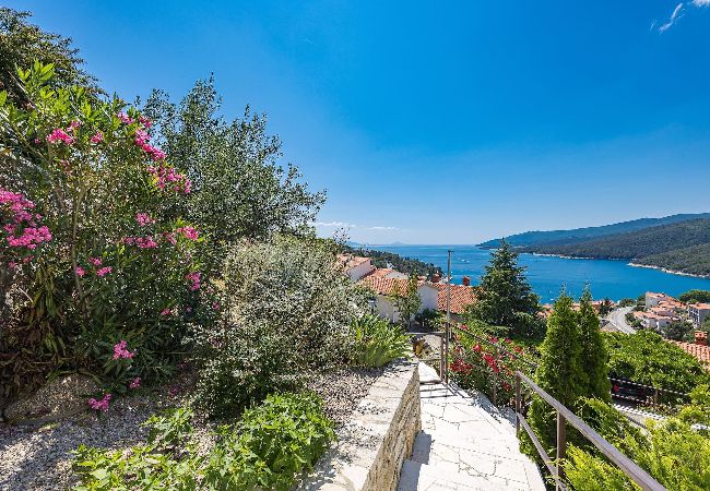 Ferienwohnung in Rabac - Lady M Gold – Balkon und Meerblick Ferienwohnung in Rabac - Lady M Gold – Balkon und Meerblick