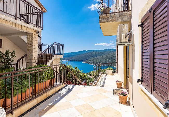 Ferienwohnung in Rabac - Lady M Gold – Balkon und Meerblick Ferienwohnung in Rabac - Lady M Gold – Balkon und Meerblick