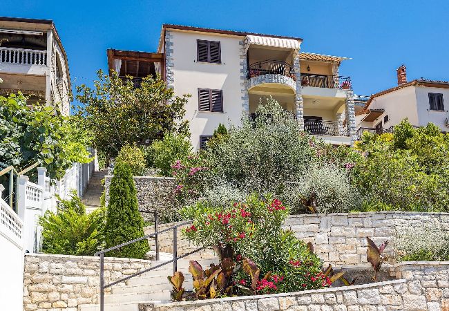Ferienwohnung in Rabac - Lady M Gold – Balkon und Meerblick Ferienwohnung in Rabac - Lady M Gold – Balkon und Meerblick