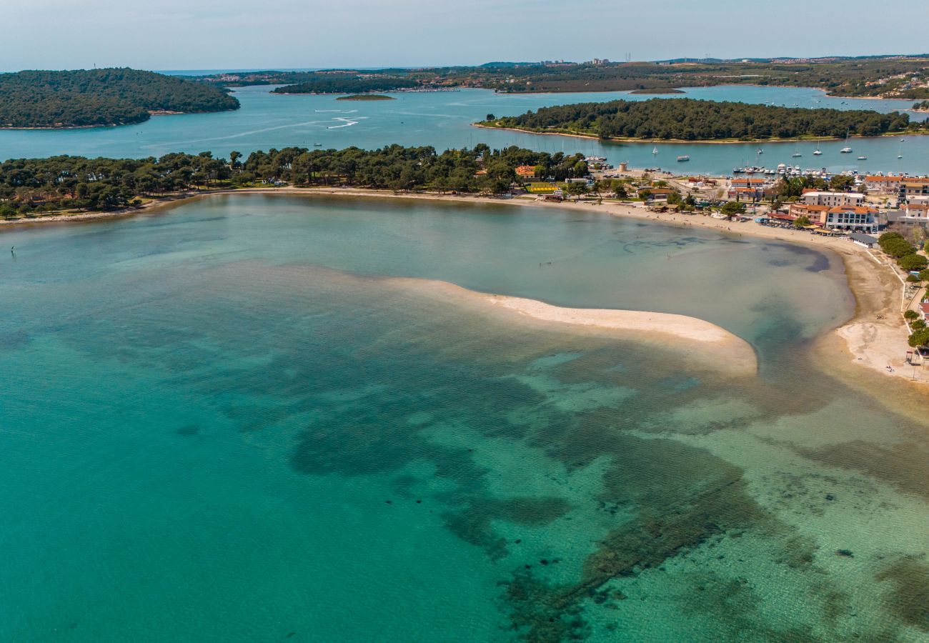 Ferienwohnung in Medulin - 150 m vom Strand, Medulin Zentrum - Belvi C2