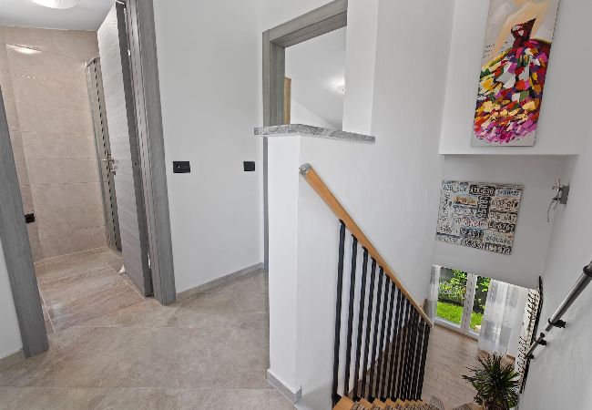 Ferienhaus in Premantura - Holiday Home Sea - Schöner Garten, Meerblick Ferienhaus in Premantura - Holiday Home Sea - Schöner Garten, Meerblick