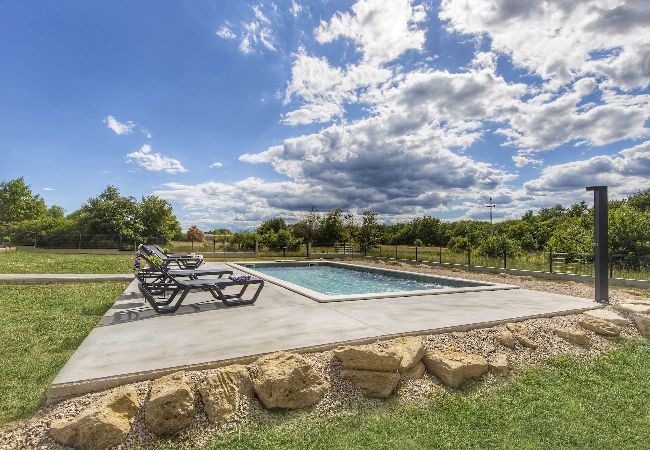 Ferienwohnung in Ripenda Verbanci - Pool mit schöne Blick auf die Natur – FeWo Mirna Ferienwohnung in Ripenda Verbanci - Pool mit schöne Blick auf die Natur – FeWo Mirna