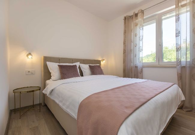 Ferienwohnung in Ripenda Verbanci - Pool mit schöne Blick auf die Natur – FeWo Mirna Ferienwohnung in Ripenda Verbanci - Pool mit schöne Blick auf die Natur – FeWo Mirna