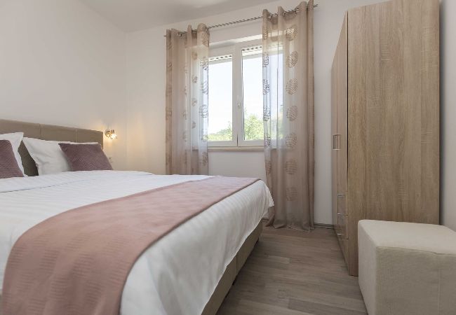 Ferienwohnung in Ripenda Verbanci - Pool mit schöne Blick auf die Natur – FeWo Mirna Ferienwohnung in Ripenda Verbanci - Pool mit schöne Blick auf die Natur – FeWo Mirna