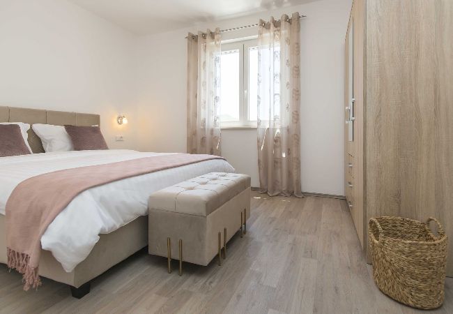 Ferienwohnung in Ripenda Verbanci - Pool mit schöne Blick auf die Natur – FeWo Mirna Ferienwohnung in Ripenda Verbanci - Pool mit schöne Blick auf die Natur – FeWo Mirna