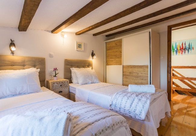 Ferienhaus in Pješcana uvala - Naturoase, Whirlpool, Fahrräder - Casa Vala Romana Ferienhaus in Pješcana uvala - Naturoase, Whirlpool, Fahrräder - Casa Vala Romana