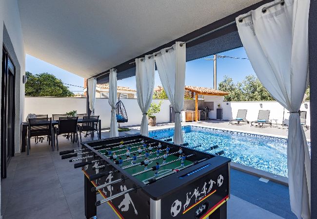 Villa in Galižana - Villa Bavaria mit Pool, Whirlpool, Tischtennis Villa in Galižana - Villa Bavaria mit Pool, Whirlpool, Tischtennis