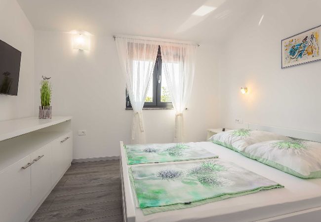 Villa in Galižana - Villa Bavaria mit Pool, Whirlpool, Tischtennis Villa in Galižana - Villa Bavaria mit Pool, Whirlpool, Tischtennis