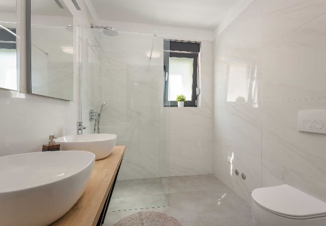 Villa in Galižana - Villa Bavaria mit Pool, Whirlpool, Tischtennis Villa in Galižana - Villa Bavaria mit Pool, Whirlpool, Tischtennis