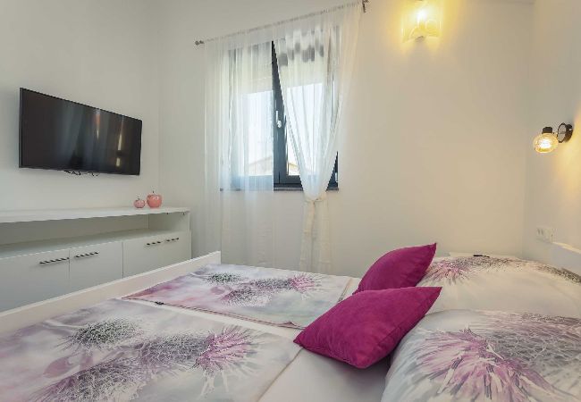 Villa in Galižana - Villa Bavaria mit Pool, Whirlpool, Tischtennis Villa in Galižana - Villa Bavaria mit Pool, Whirlpool, Tischtennis