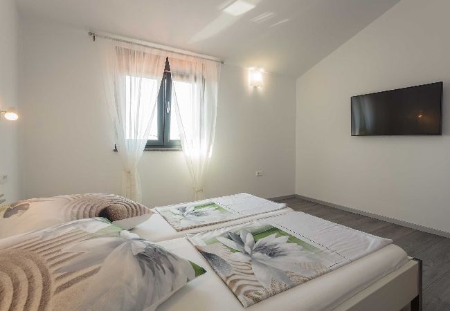 Villa in Galižana - Villa Bavaria mit Pool, Whirlpool, Tischtennis Villa in Galižana - Villa Bavaria mit Pool, Whirlpool, Tischtennis