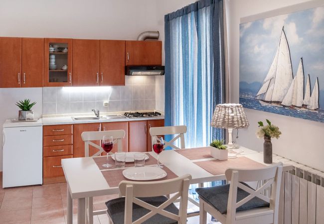 Ferienwohnung in Fažana - 50 Shades of Blue - Blumen C Ferienwohnung in Fažana - 50 Shades of Blue - Blumen C