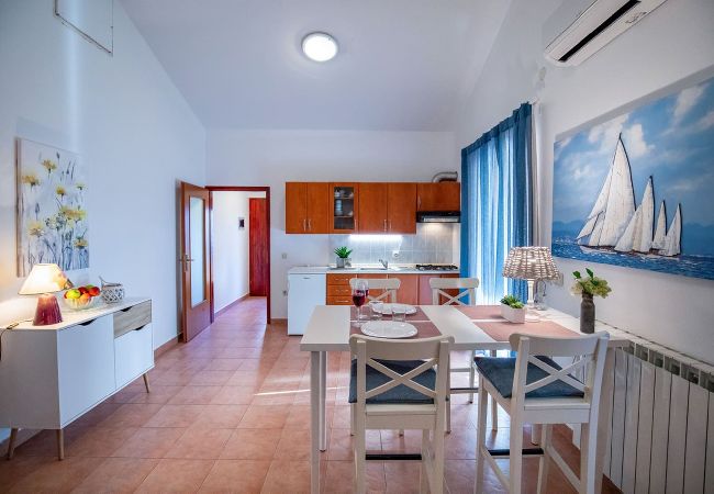 Ferienwohnung in Fažana - 50 Shades of Blue - Blumen C Ferienwohnung in Fažana - 50 Shades of Blue - Blumen C