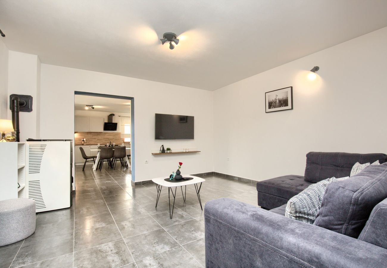 Ferienhaus in Loborika - Ferienhaus Ulika mit Privatem Pool