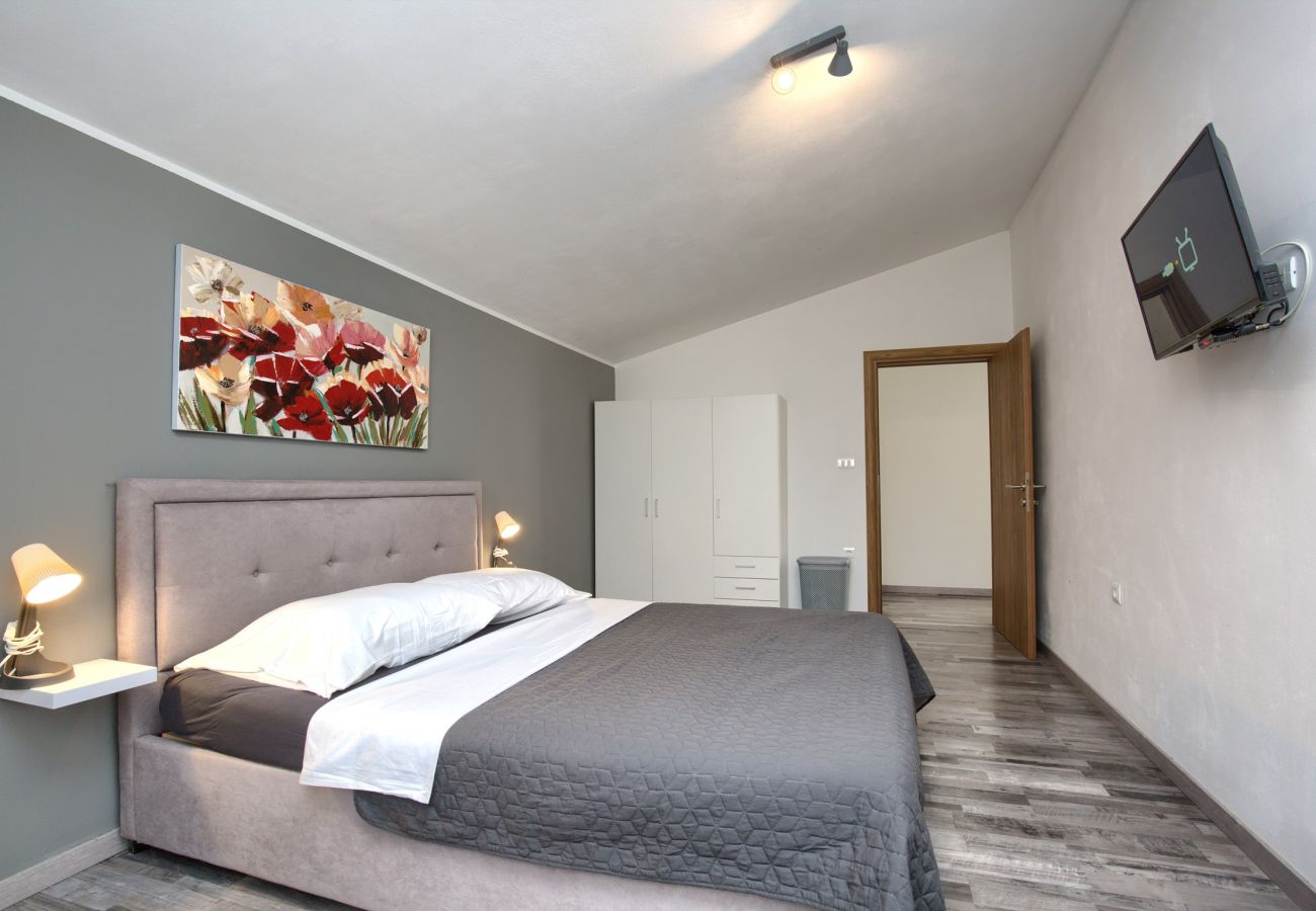 Ferienhaus in Loborika - Ferienhaus Ulika mit Privatem Pool