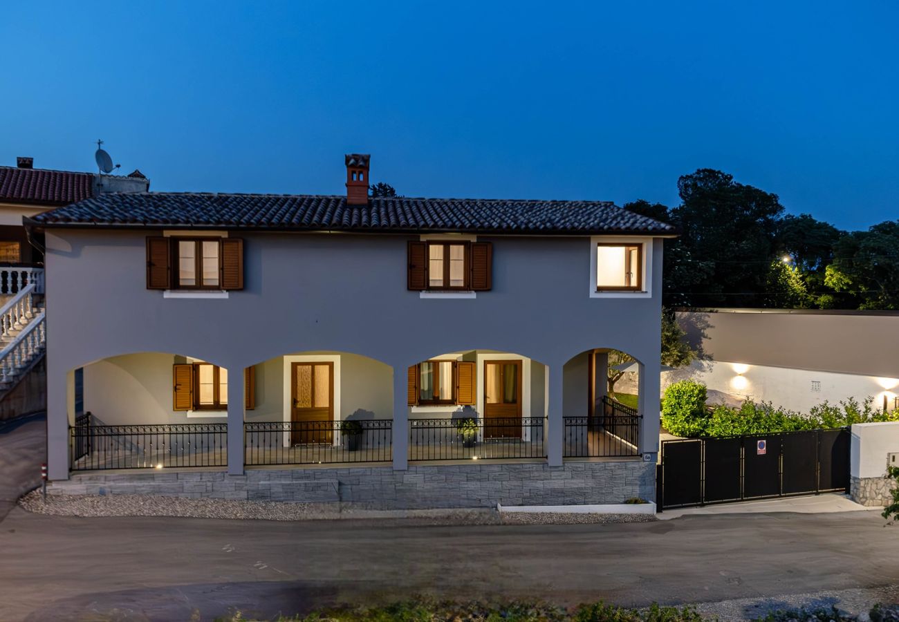 Ferienhaus in Loborika - Ferienhaus Ulika mit Privatem Pool