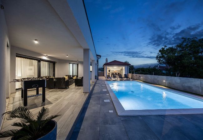 Villa in Pula - Villa Speranza mit privatem beleuchtetem Pool Villa in Pula - Villa Speranza mit privatem beleuchtetem Pool