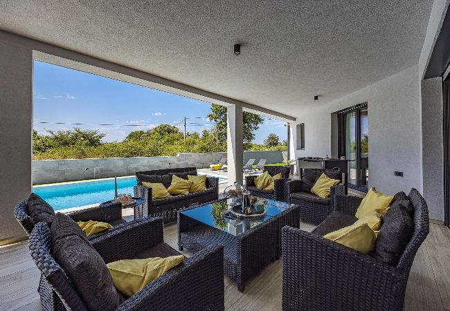 Villa in Pula - Villa Speranza mit privatem beleuchtetem Pool Villa in Pula - Villa Speranza mit privatem beleuchtetem Pool