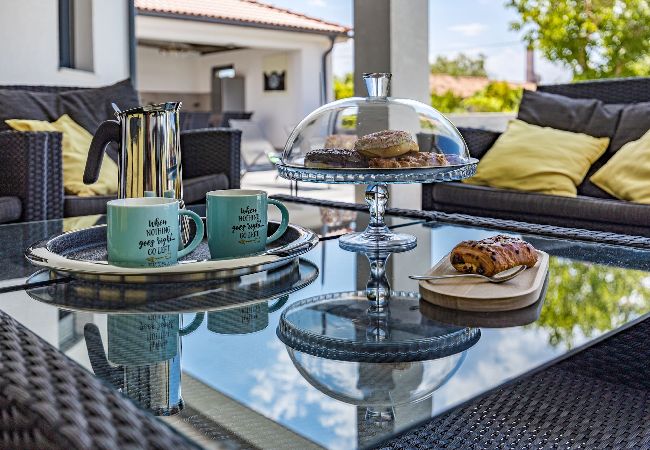 Villa in Pula - Villa Speranza mit privatem beleuchtetem Pool Villa in Pula - Villa Speranza mit privatem beleuchtetem Pool