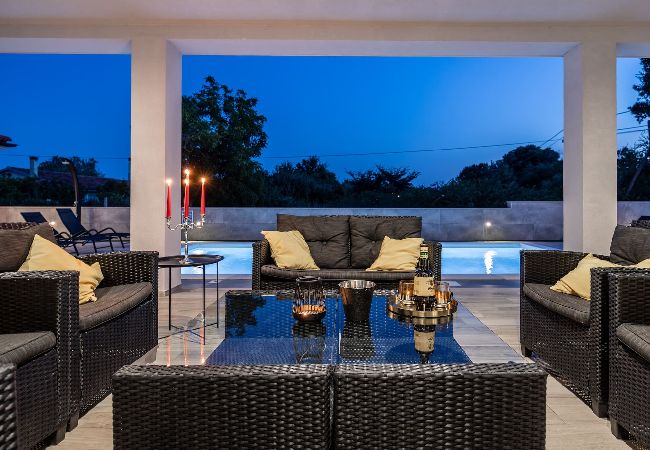 Villa in Pula - Villa Speranza mit privatem beleuchtetem Pool Villa in Pula - Villa Speranza mit privatem beleuchtetem Pool
