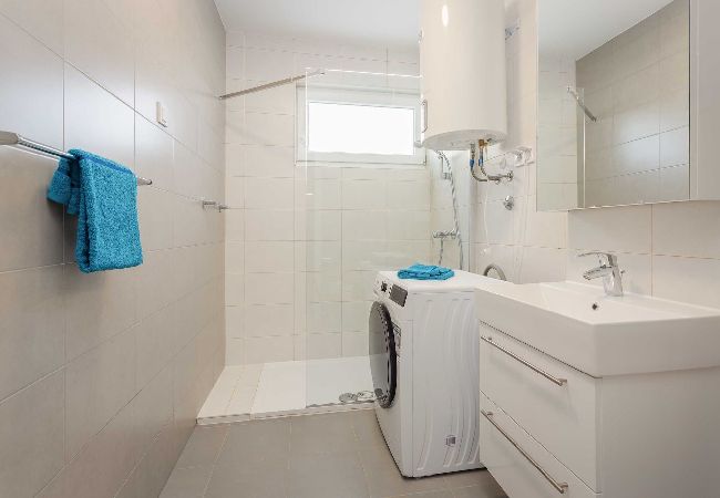 Ferienwohnung in Premantura - Villa Frida - Apartment S2 mit Terasse Ferienwohnung in Premantura - Villa Frida - Apartment S2 mit Terasse