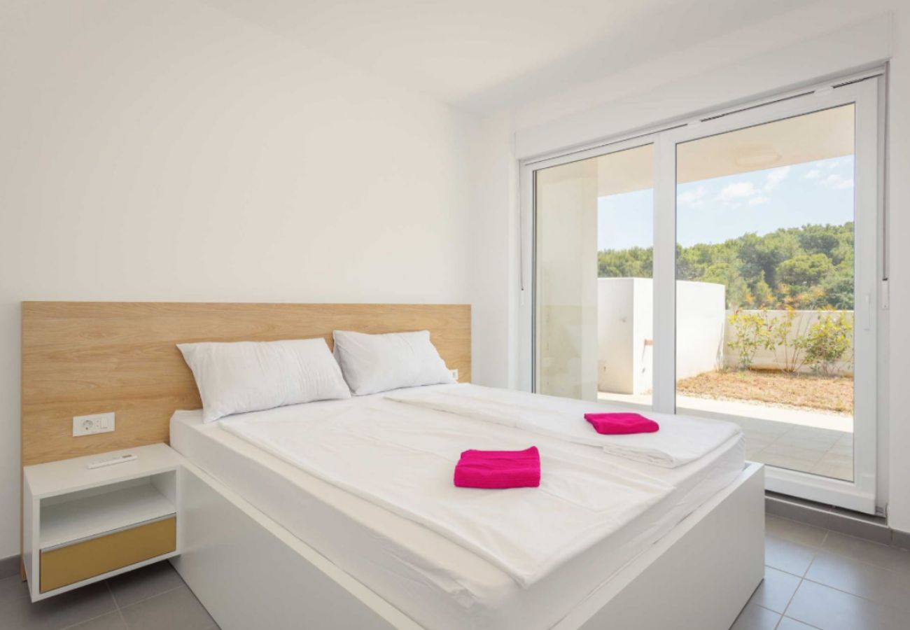 Ferienwohnung in Premantura - Villa Frida - Apartment S2 mit Terasse