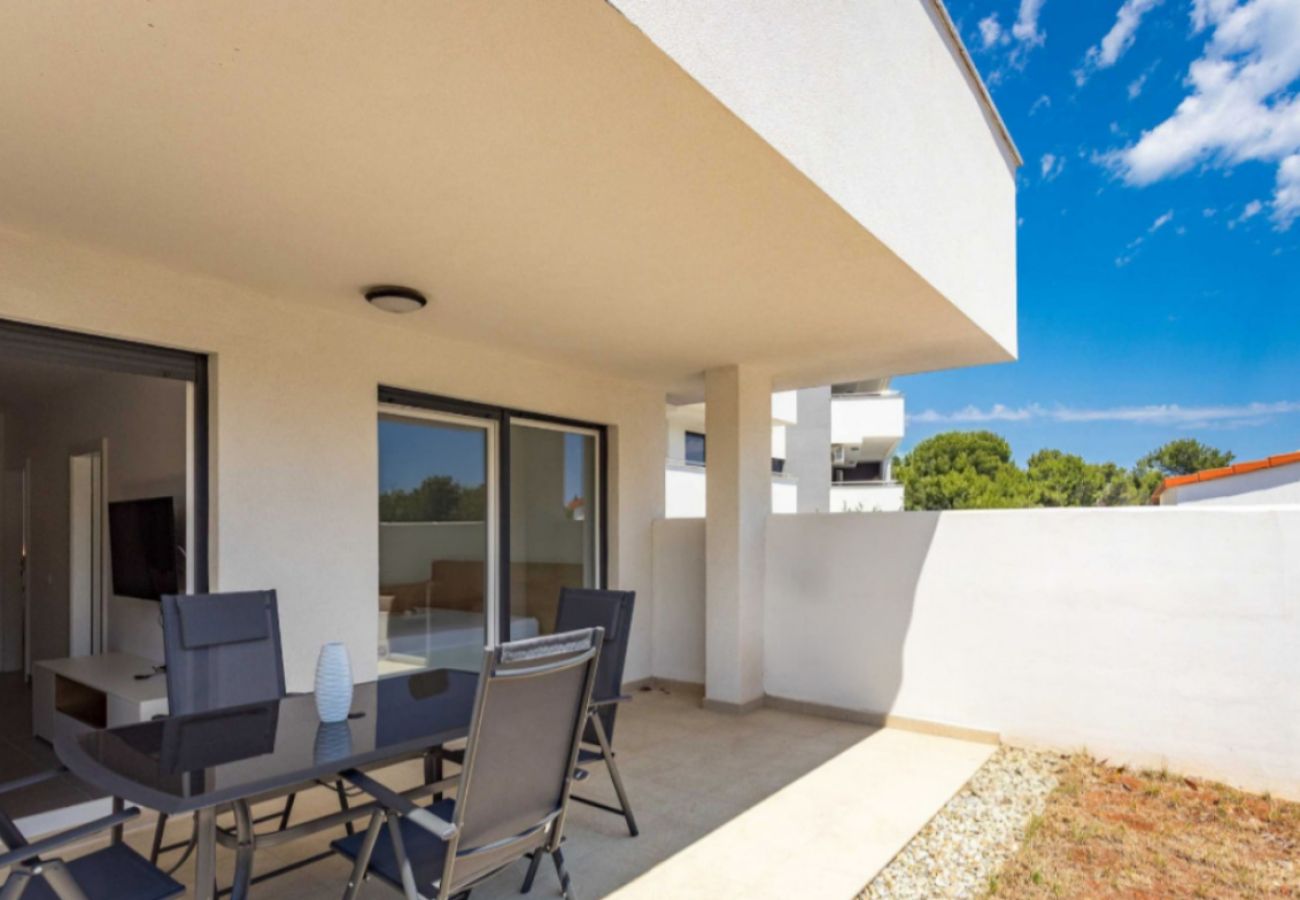 Ferienwohnung in Premantura - Villa Frida - Apartment S2 mit Terasse