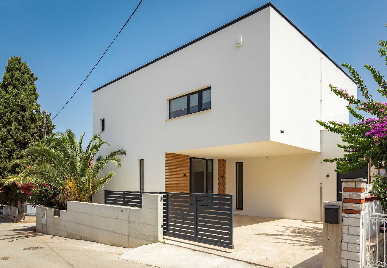 Villa in Premantura - Villa Olala – Herrlicher Meerblick und Pool