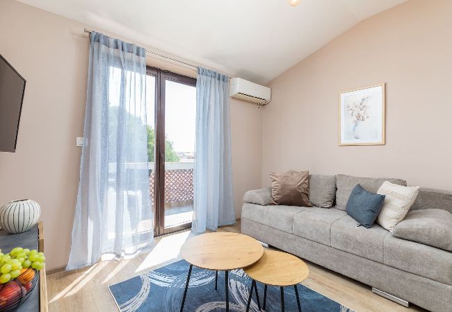 Ferienwohnung in Fažana - Marceta Apartment 3 - Pool und großer Garten Ferienwohnung in Fažana - Marceta Apartment 3 - Pool und großer Garten