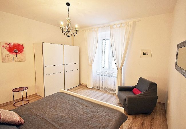 Ferienwohnung in Fažana - Schönes Apartment mit einem Schlafzimmer - Flowers A Ferienwohnung in Fažana - Schönes Apartment mit einem Schlafzimmer - Flowers A