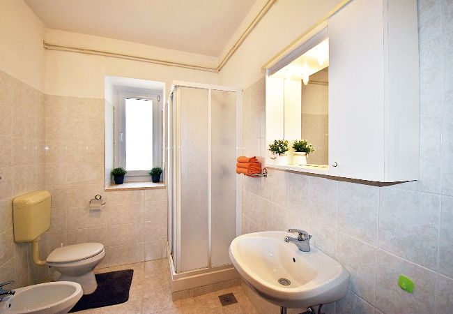 Ferienwohnung in Fažana - Schönes Apartment mit einem Schlafzimmer - Flowers A Ferienwohnung in Fažana - Schönes Apartment mit einem Schlafzimmer - Flowers A