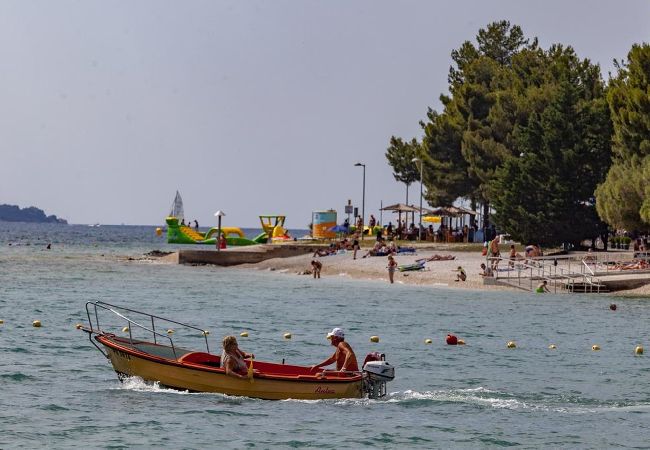 Ferienwohnung in Fažana - Schönes Apartment mit einem Schlafzimmer - Flowers A Ferienwohnung in Fažana - Schönes Apartment mit einem Schlafzimmer - Flowers A