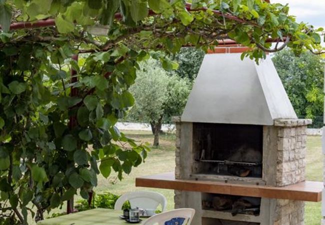 Ferienwohnung in Fažana - Schönes Apartment mit einem Schlafzimmer - Flowers A Ferienwohnung in Fažana - Schönes Apartment mit einem Schlafzimmer - Flowers A